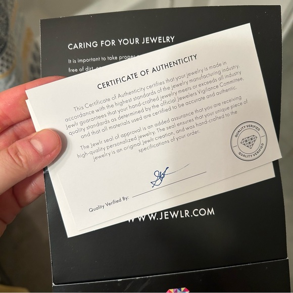 JEWLR Love Butterfly Pendant - Picture 4 of 5